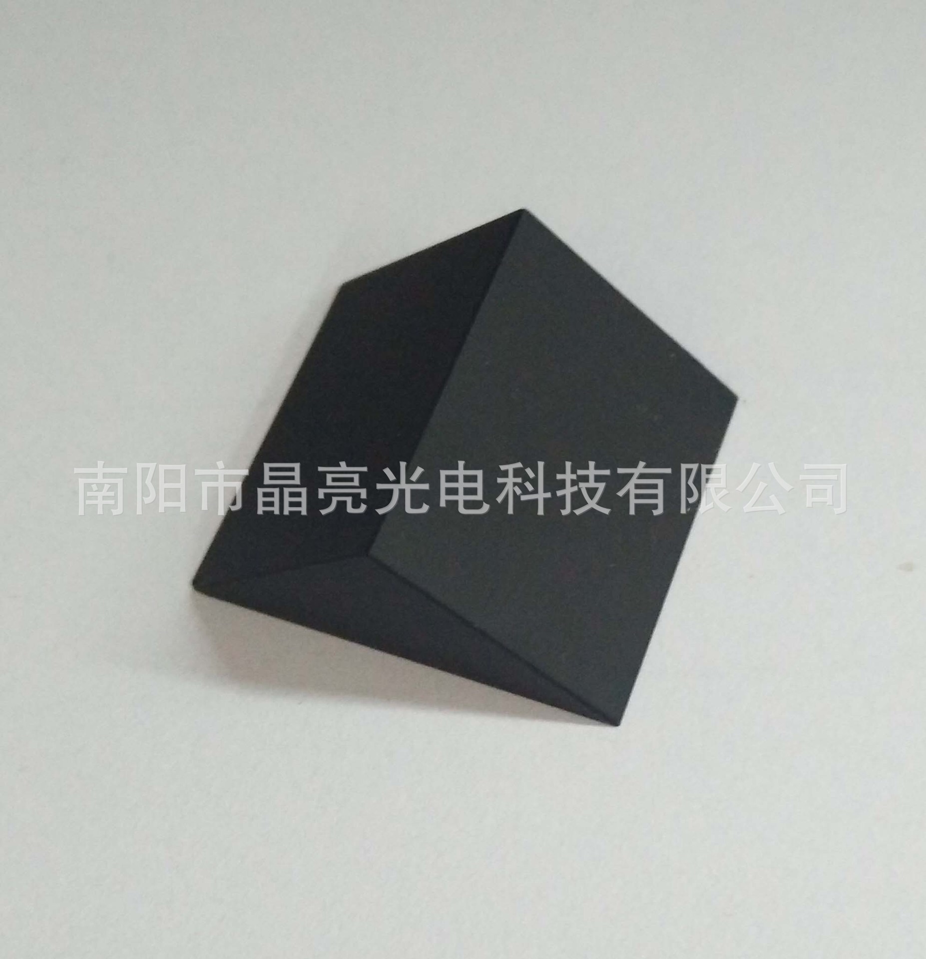 南陽光電廠家供應(yīng)全內(nèi)反射三棱鏡