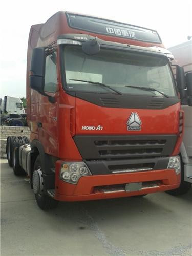 二手豪沃雙驅(qū)半掛車(chē)豪沃A7雙驅(qū)半掛車(chē)