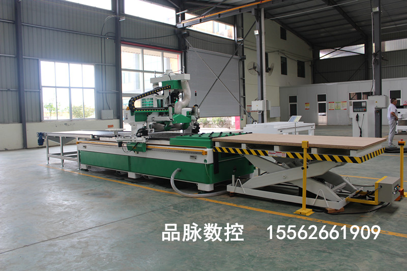 板式家具行業(yè)的加工流程以及設(shè)備搭配 板式家具數(shù)控開料機(jī)