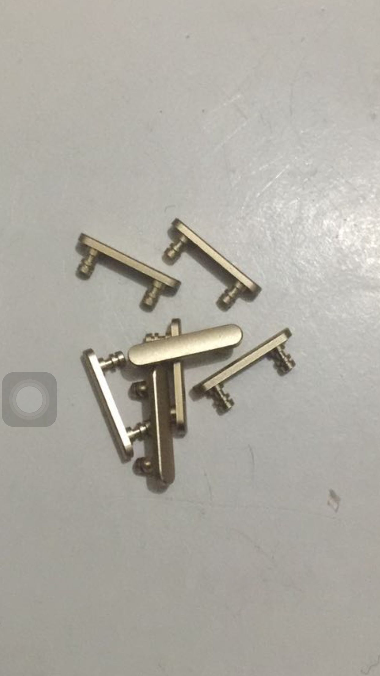 15818593983誠(chéng)心求購(gòu)蘋(píng)果六代手機(jī)邊鍵三件套，