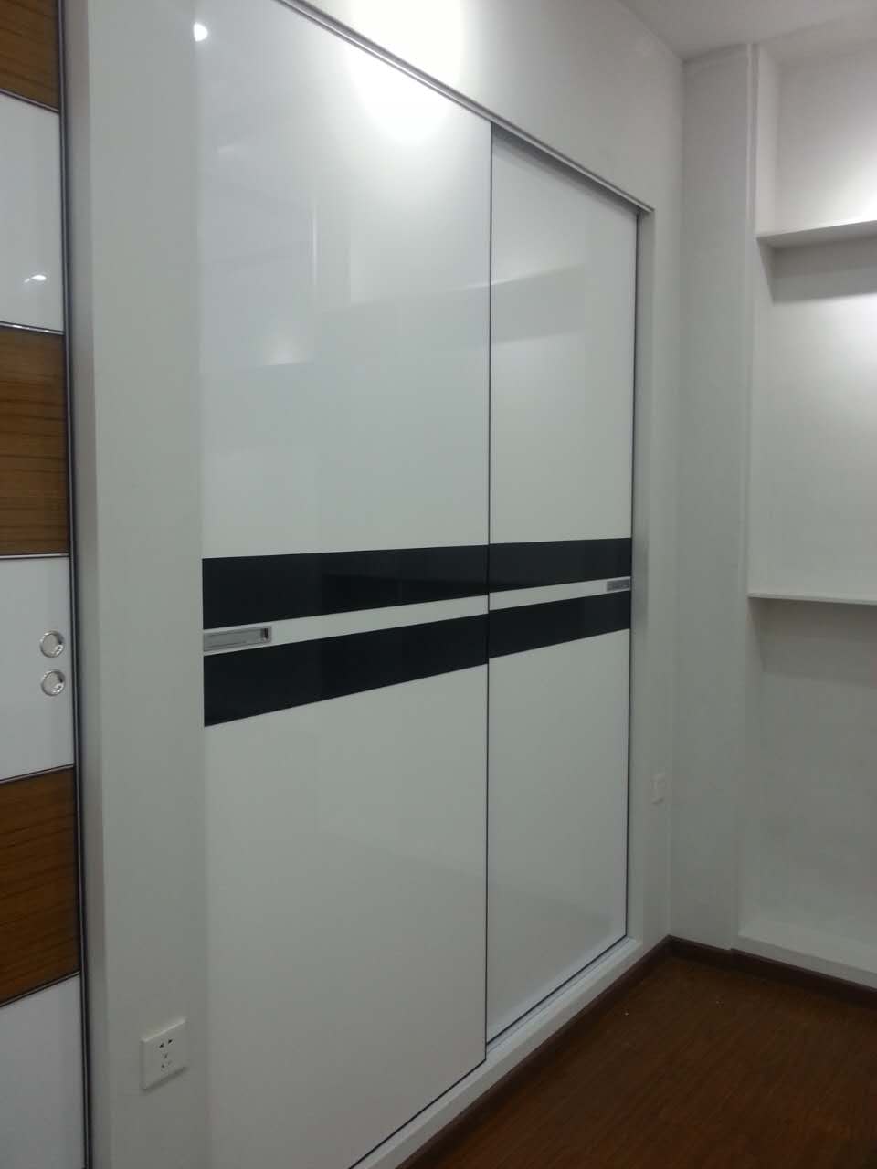 衣柜移門(mén)定制 佛山移門(mén)生產(chǎn)廠(chǎng)家 成品移門(mén)價(jià)格 廣東衣柜移門(mén)定制 衣柜移門(mén)批發(fā) 定制成品門(mén)