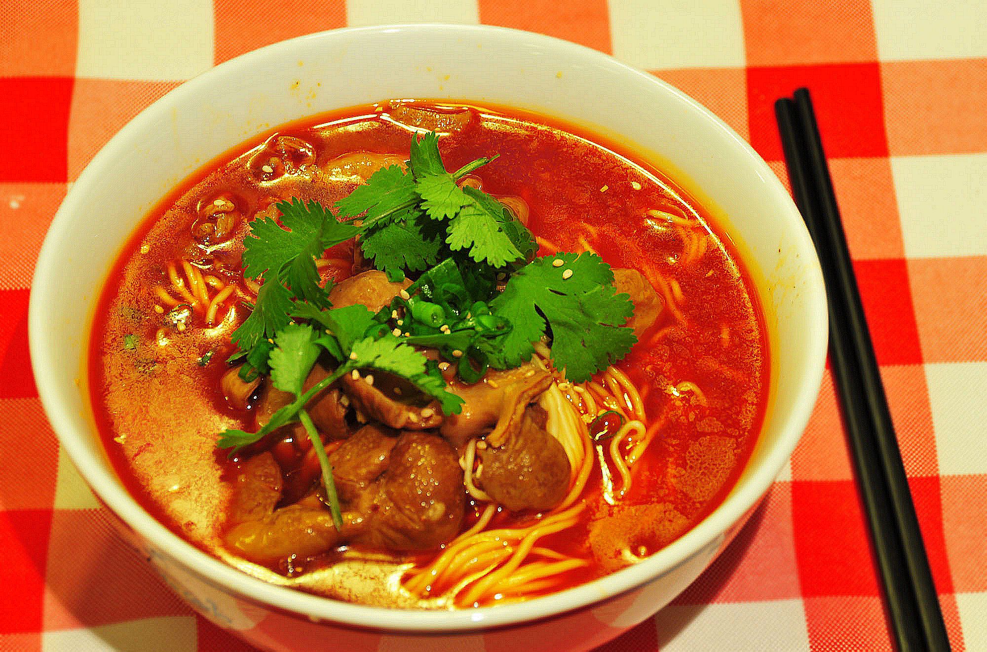 濟(jì)南牛肉板面培訓(xùn)學(xué)校 濟(jì)寧牛肉板面技術(shù)培訓(xùn) 濰坊板面學(xué)費(fèi)