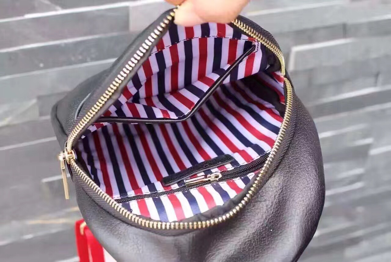 仿原版巴利男士單肩包胸包 微信：bao11088