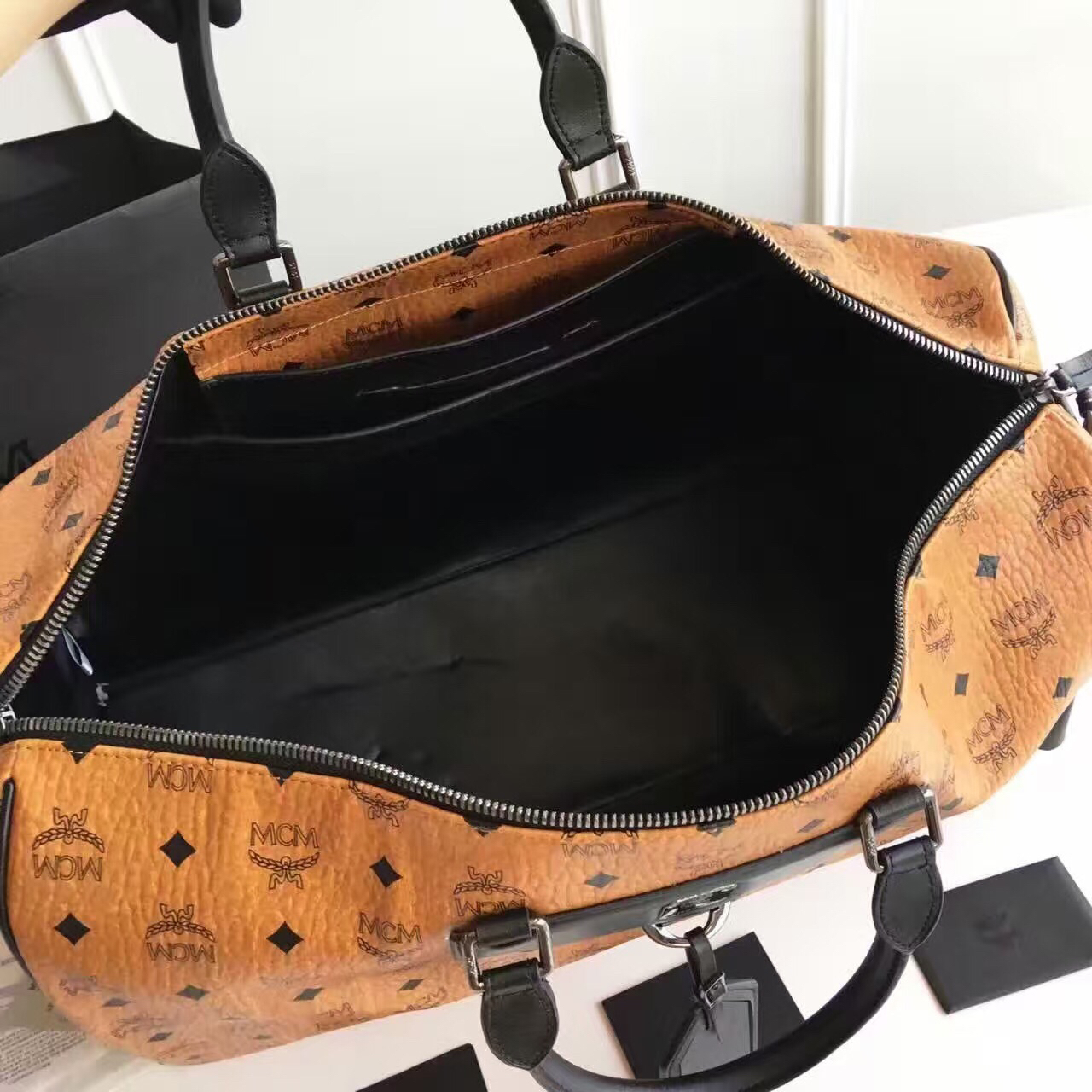 仿原版MCM時(shí)尚旅行包旅行袋 微信：bao11088