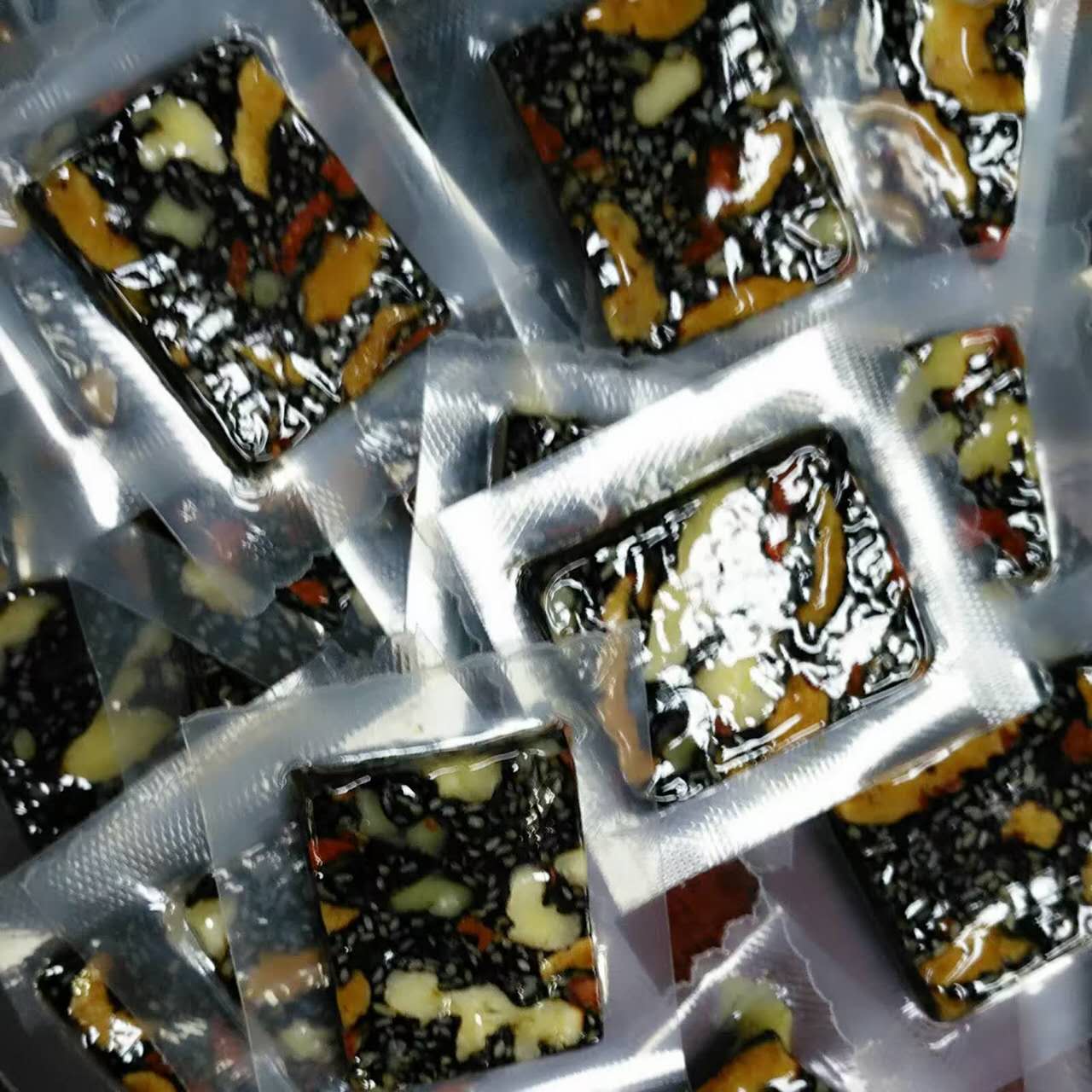 東阿即食阿膠糕廠家 阿膠糕多少錢(qián)一盒 阿膠糕*可以吃幾塊 即食阿膠糕廠家 即食阿膠糕多少錢(qián)