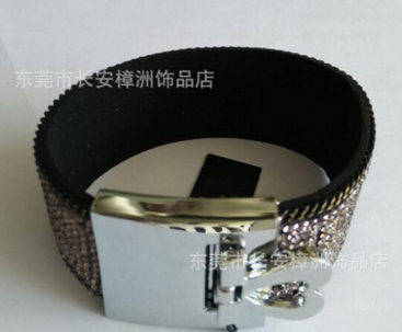廠家銷售歐美復(fù)古寬皮手鐲 時(shí)尚朋克搖滾時(shí)尚手鏈?zhǔn)骤C皮手鏈