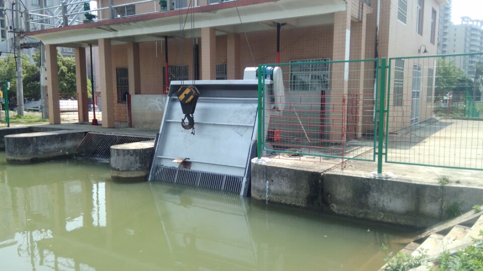 不銹鋼格柵機(jī) 普蕾特環(huán)保格柵機(jī)不銹鋼格柵機(jī)污水過濾設(shè)備