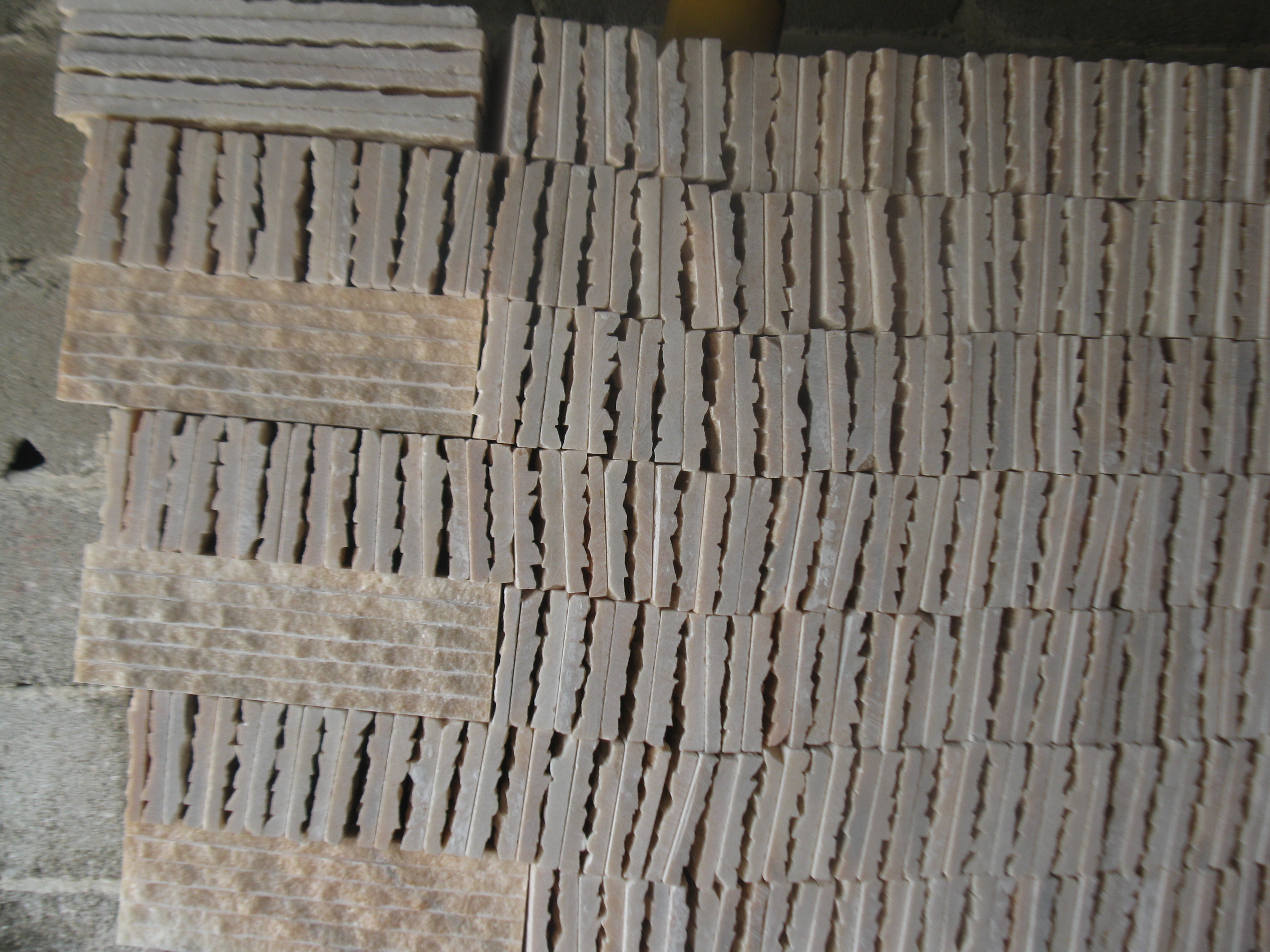 南召條紋外墻磚文化石電視墻供應(yīng)