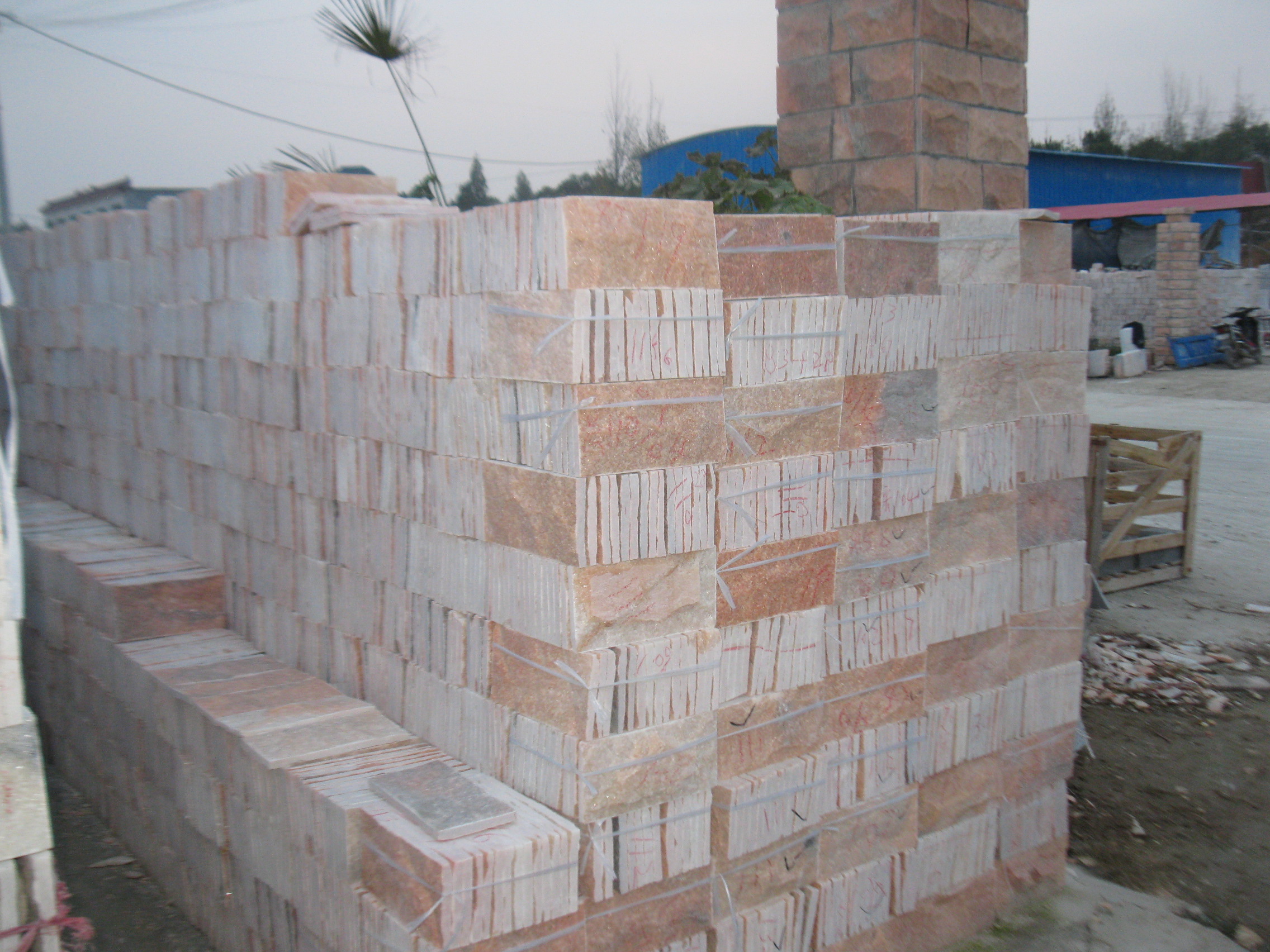 河南晚霞紅蘑菇石的形成