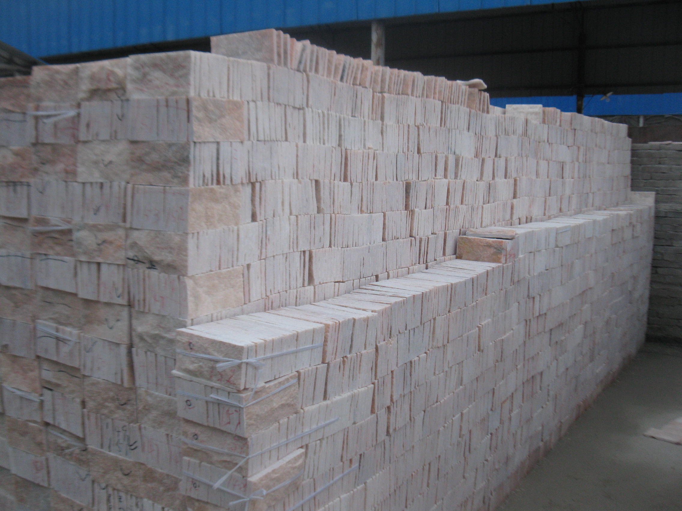 河南晚霞紅蘑菇石的形成