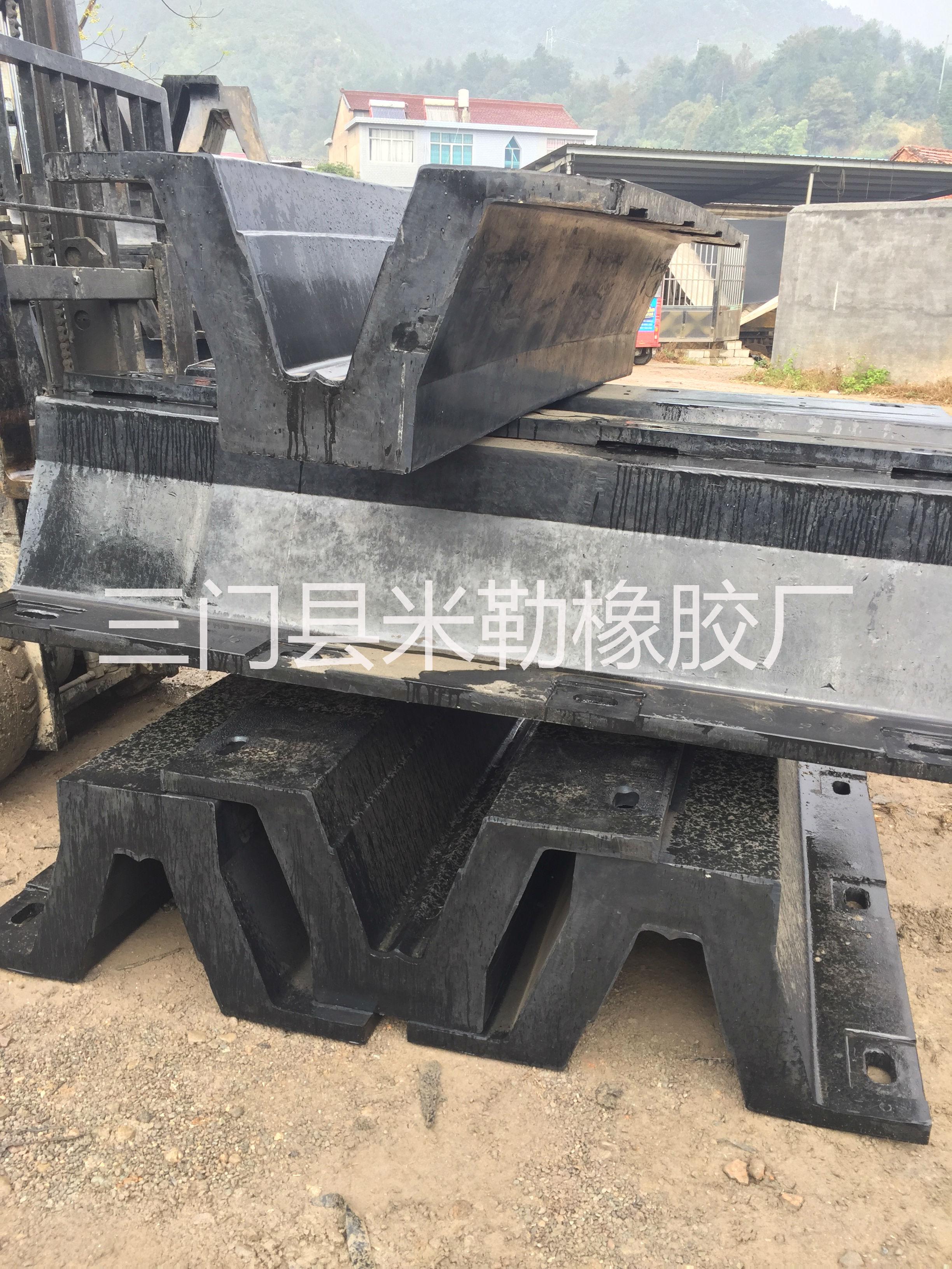 供應(yīng)GD型型橡膠護舷