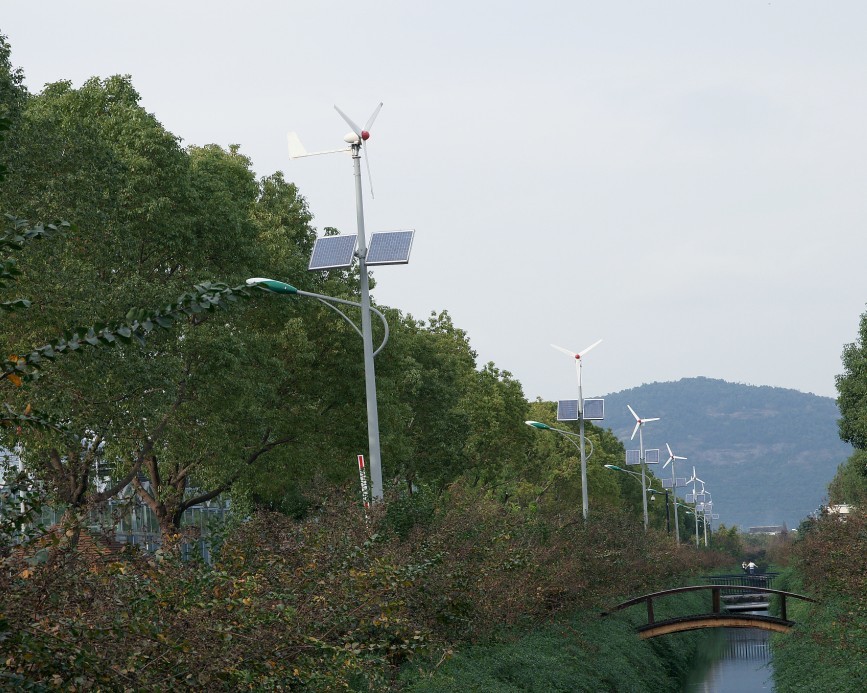 風(fēng)光互補路燈/海南風(fēng)光互補路燈價格/風(fēng)光互補路燈廠家