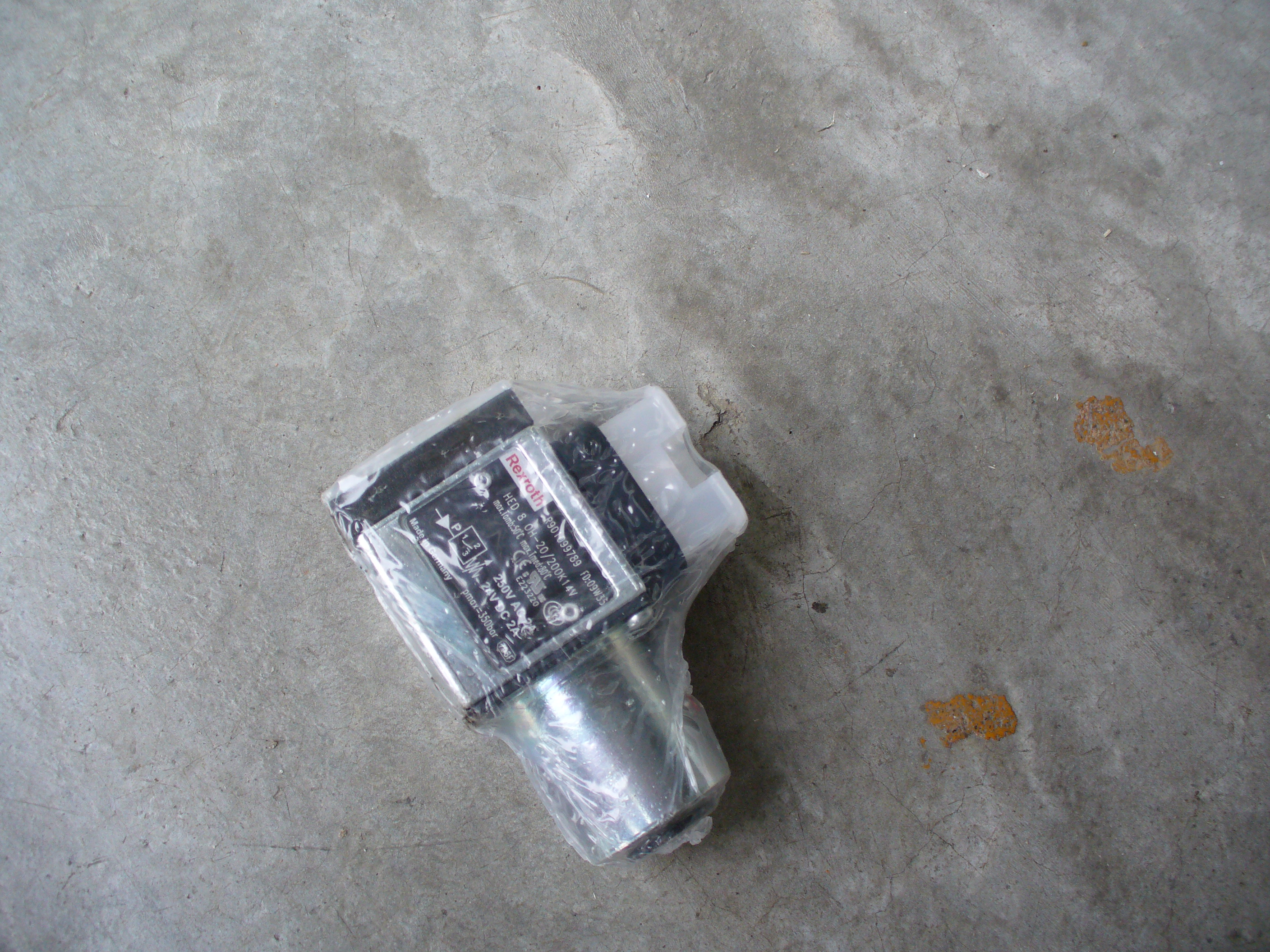 力士樂(lè)液壓元件4WE6C62EG24N9K4*庫(kù)存