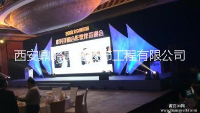 舞臺背景板搭建，舞臺桁架租賃，燈光音響租賃