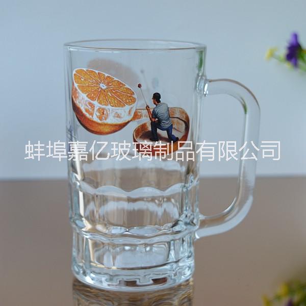 貼花便宜的玻璃啤酒把杯