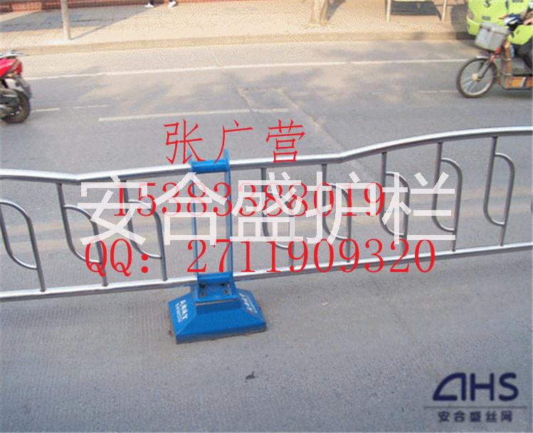 護(hù)欄立柱|護(hù)欄立柱多少錢(qián)一米|護(hù)欄立柱價(jià)格查詢