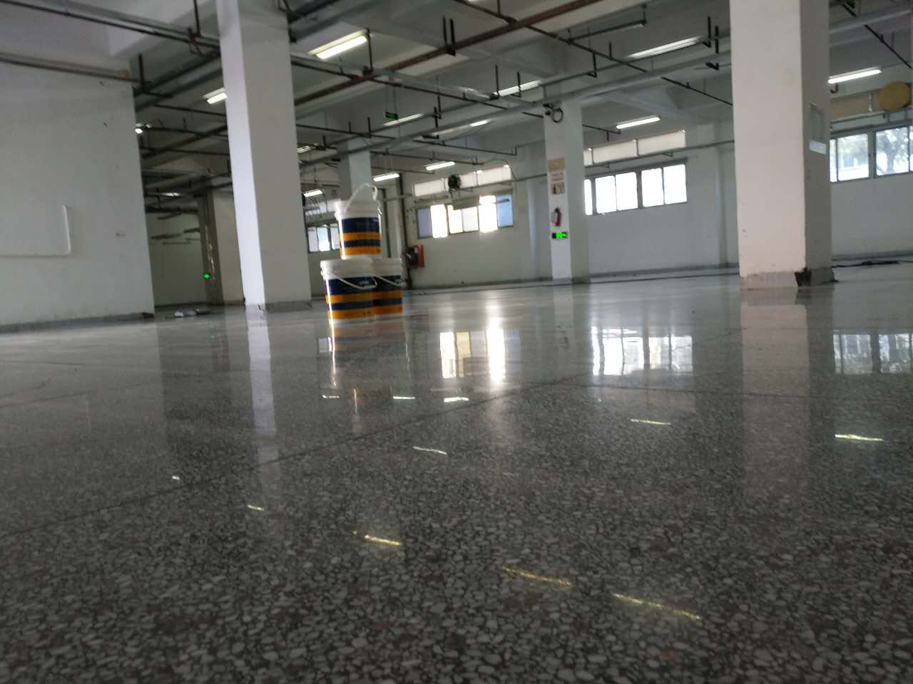 力特克高端定制地坪 水泥硬化劑 防腐鋼化地坪 混凝土密封固化劑 *廣告品牌 滲透型固化劑