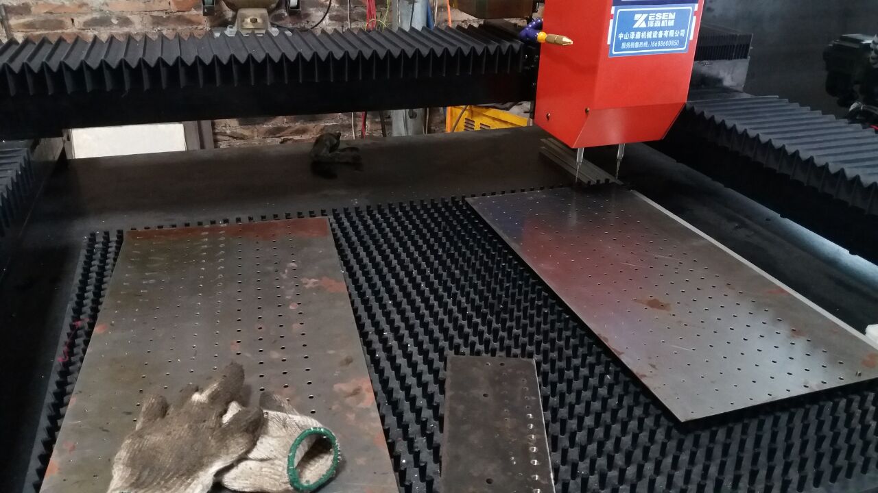 自動鈑金螺絲螺柱種焊機  鈑金焊釘*數(shù)控設(shè)備 鈑金*焊釘機