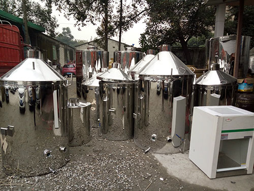 火速科技供應(yīng)小型酒廠釀酒設(shè)備