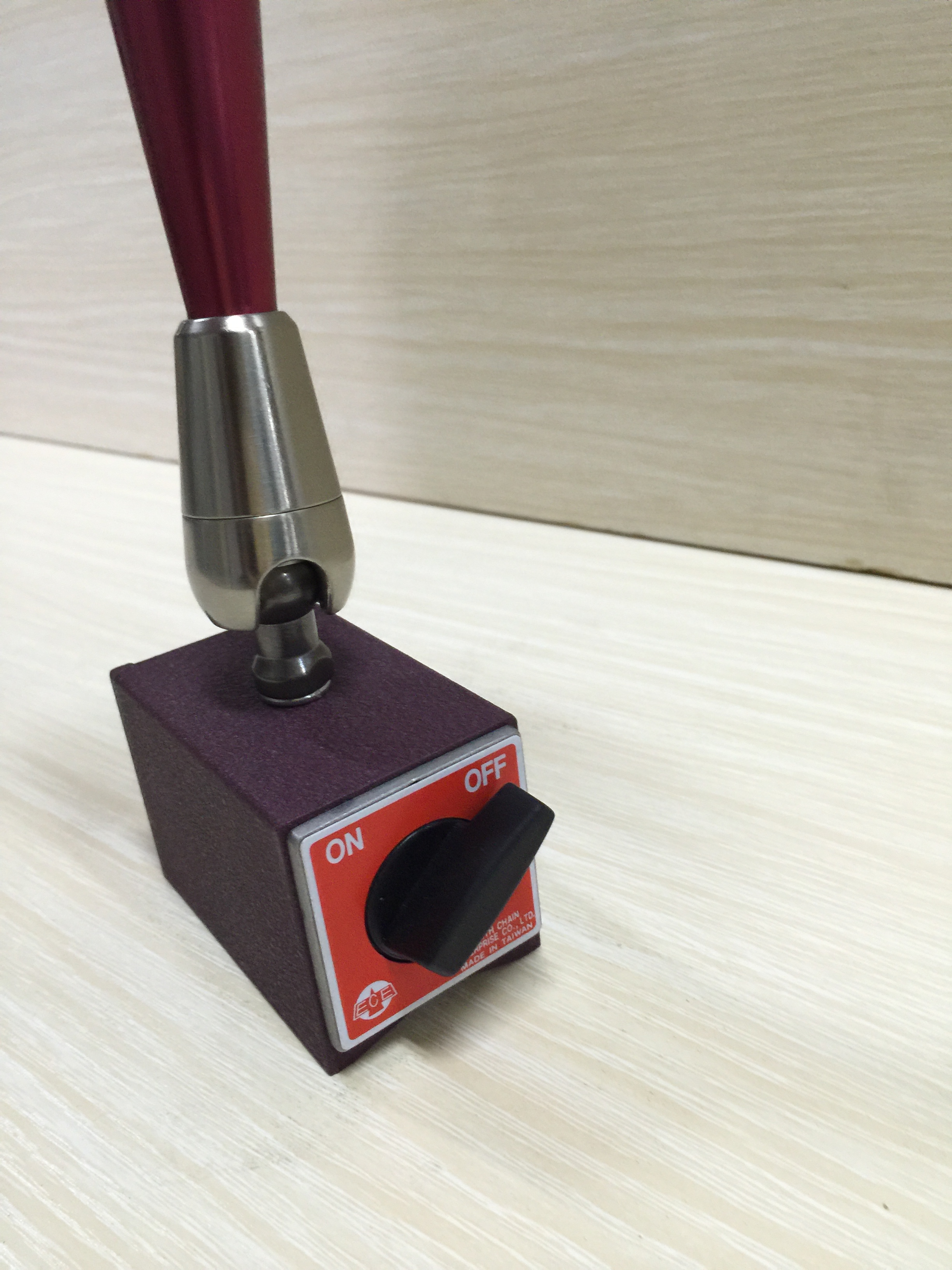 臺(tái)灣儀辰ECE-330B 機(jī)械式精密型磁性表座  磁力表座