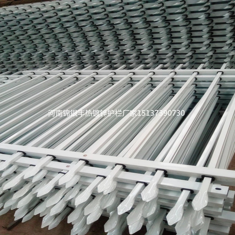 圍墻防護(hù)欄桿供應(yīng)商 方管組裝圍墻護(hù)欄價(jià)格 河南圍墻護(hù)欄生產(chǎn)廠家