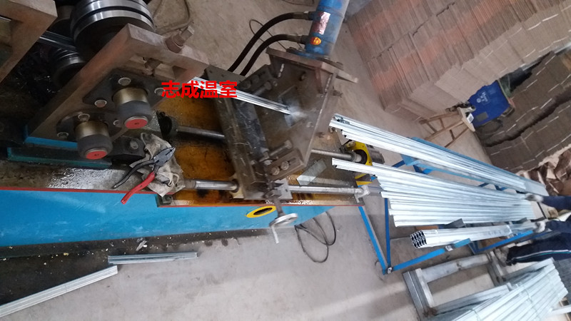 河南大棚配件卡槽卡簧價(jià)格 07厚卡槽哪家好*泊頭助農(nóng)溫室