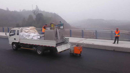 道路熱熔標(biāo)線、反光標(biāo)志牌