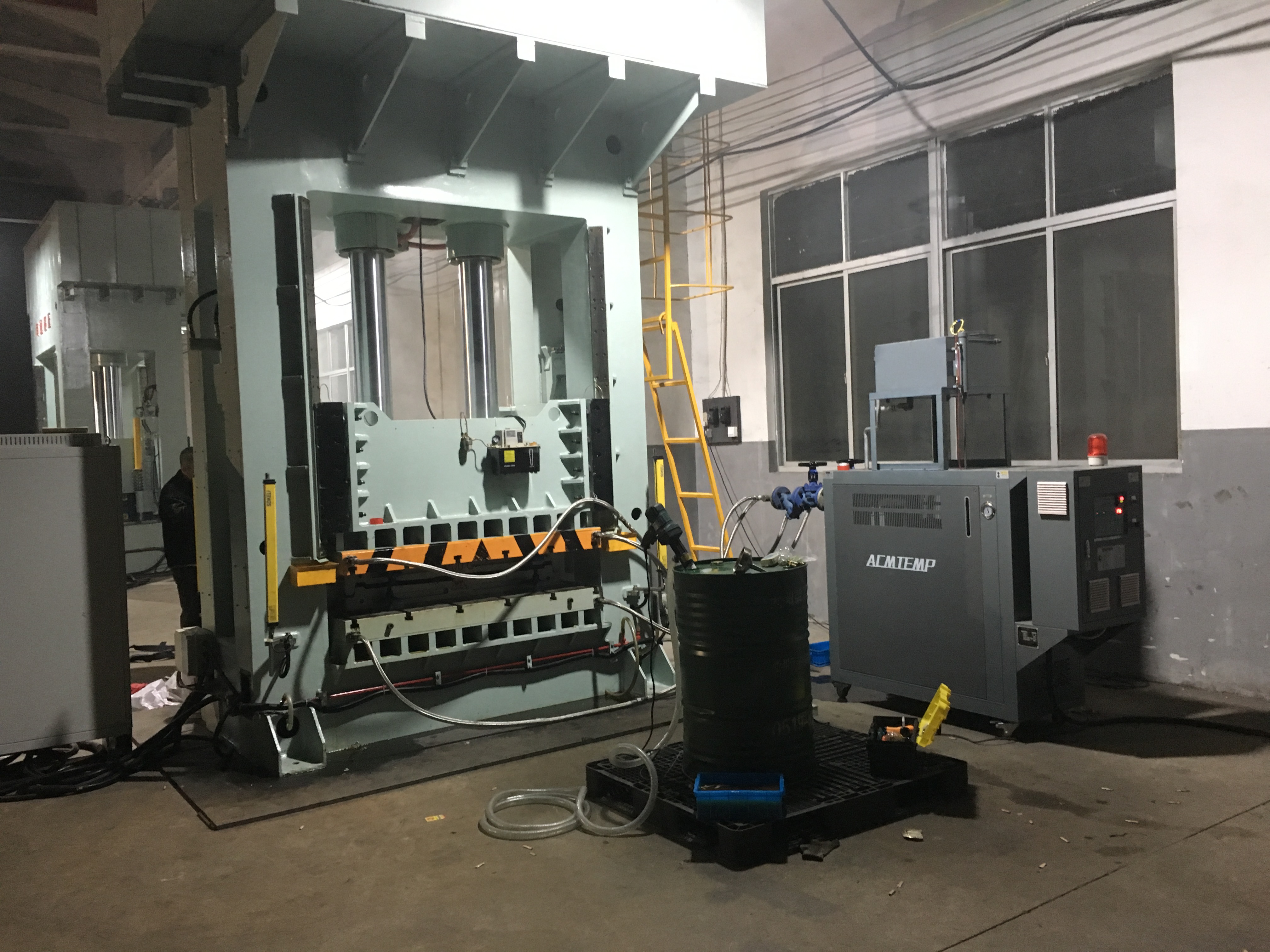 水加熱器廠家 運(yùn)水式加熱器，模具加熱器 壓機(jī)模具加熱器