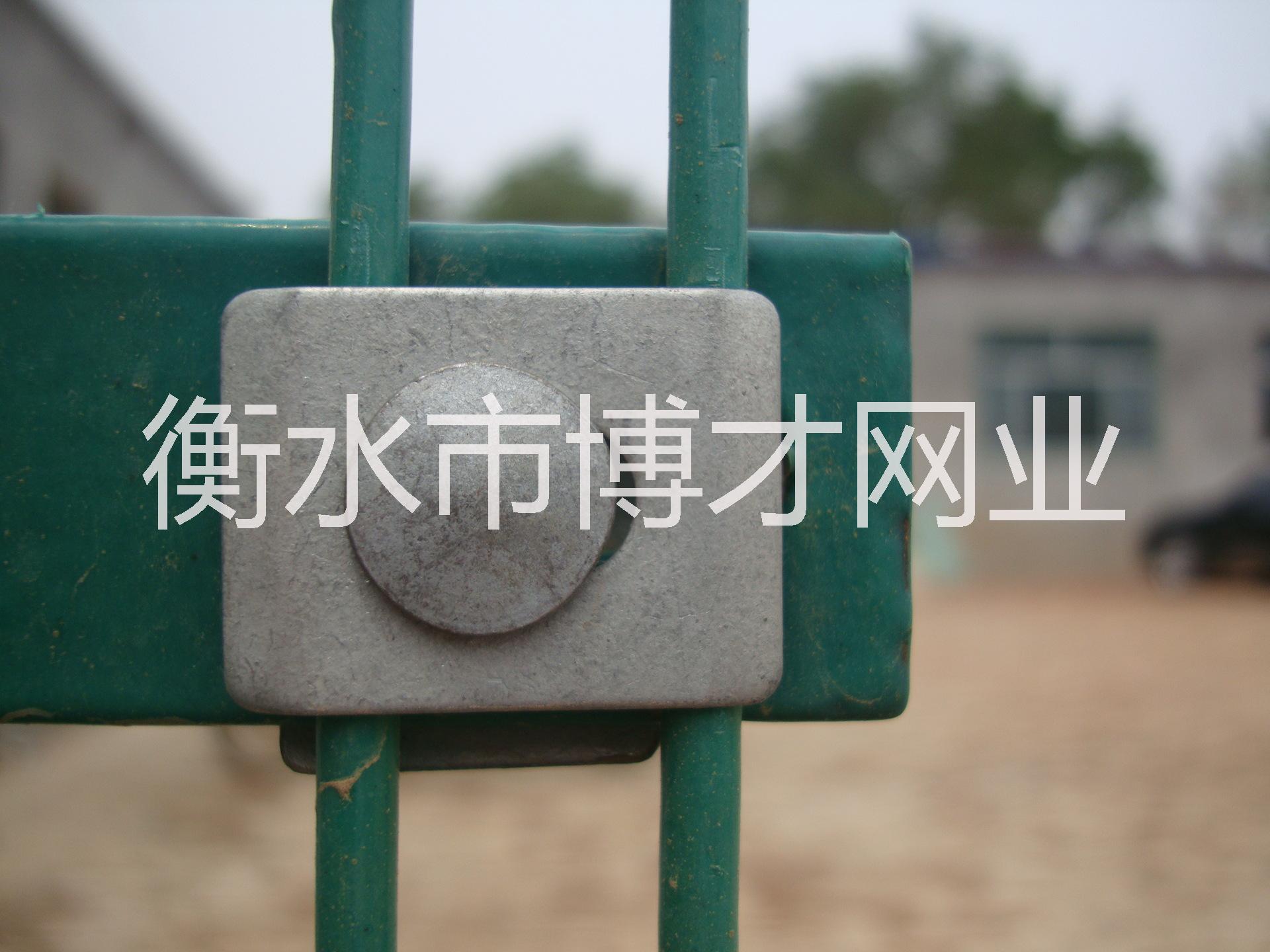 瀘州鐵絲網圍欄廠家、哪里有賣鐵絲網圍欄的廠家？