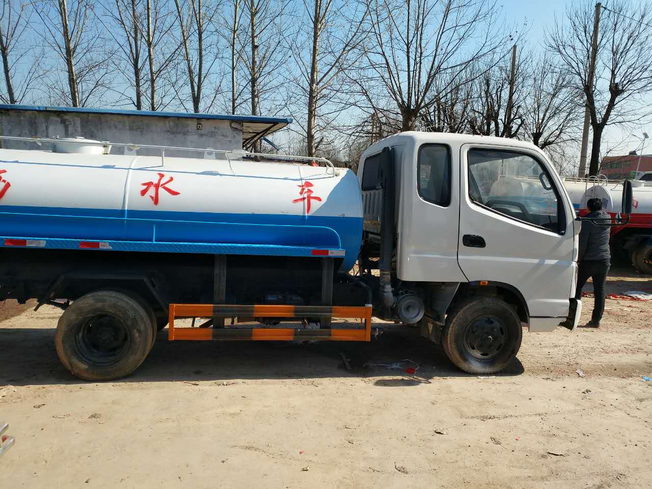山東5噸10噸20噸灑水車價格 山東5噸20噸灑水車那家質(zhì)量好