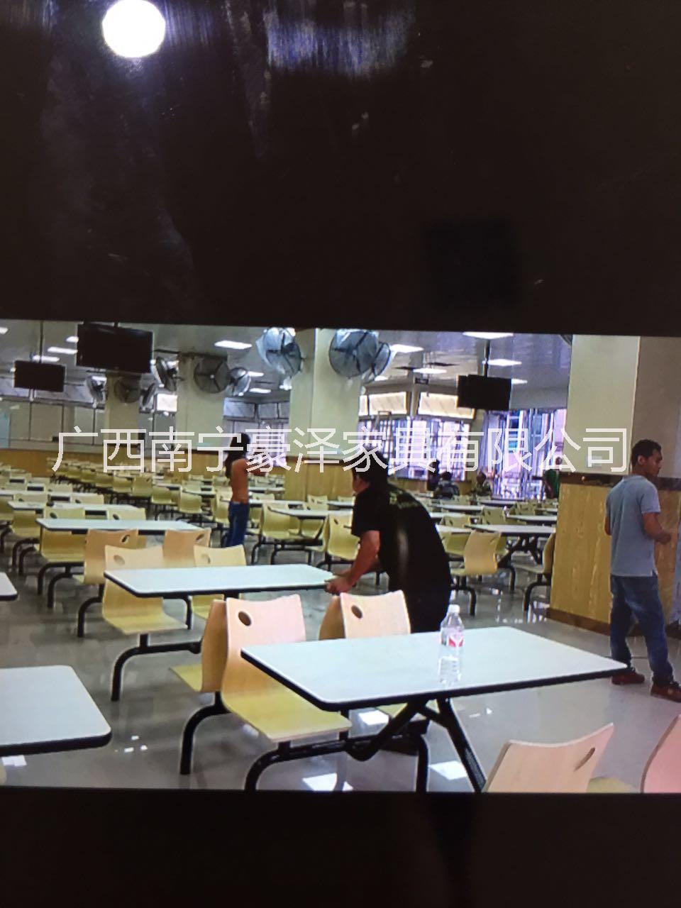 飯?zhí)貌蛷d用固定餐桌椅