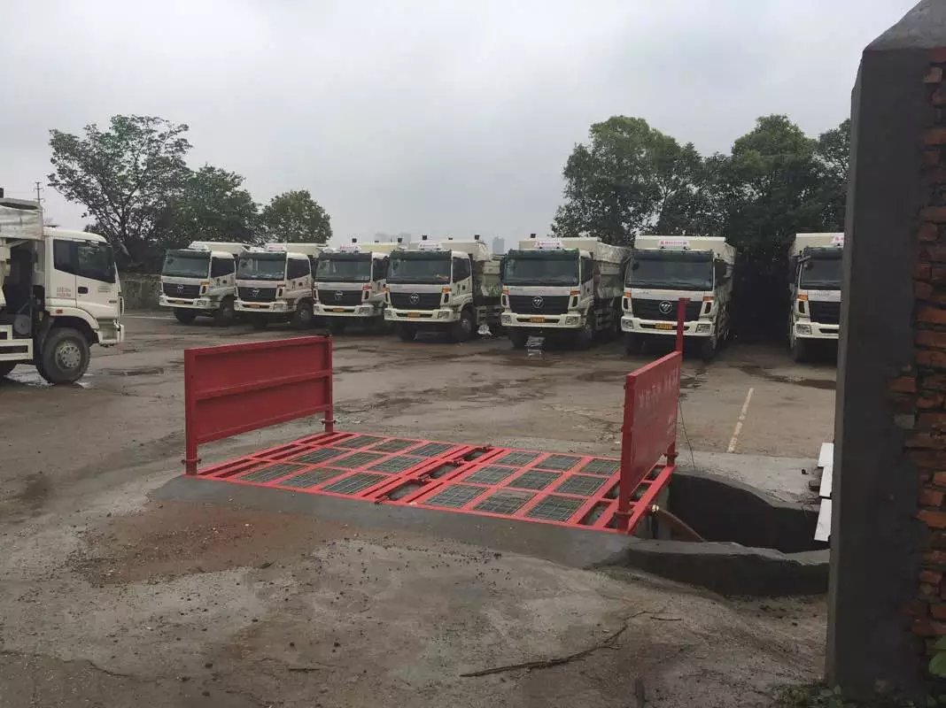 成都工地自動(dòng)沖洗平臺(tái)/洗輪機(jī)價(jià)格/哪里有賣洗輪機(jī)13477415966