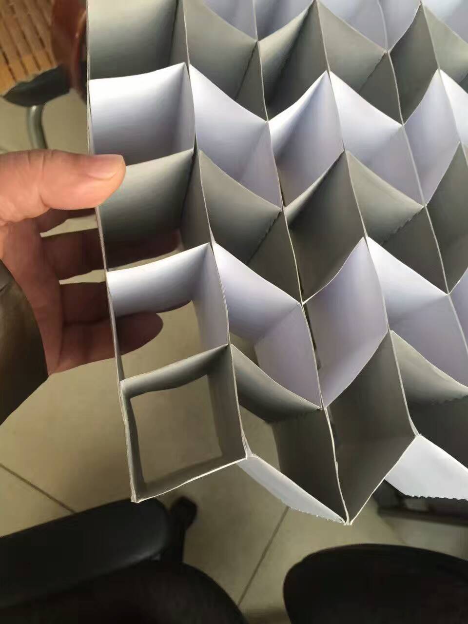 可伸縮*新型一體式紙箱格擋玻璃