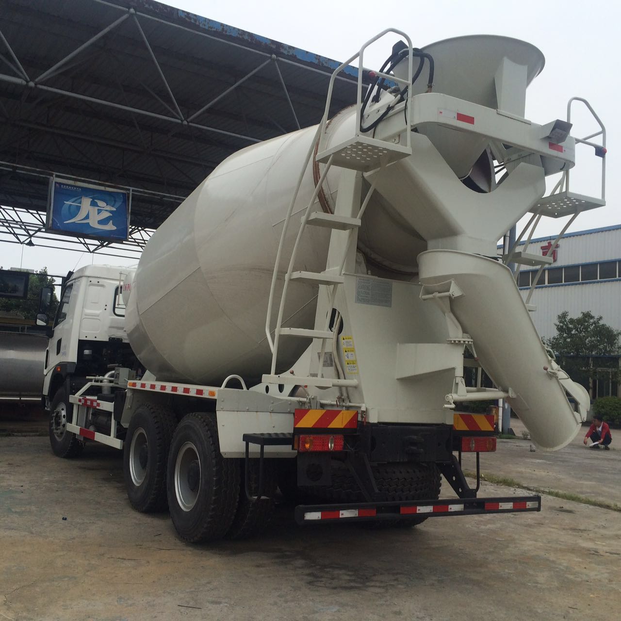 *6方混凝土攪拌車多少錢一輛，*6方攪拌車價(jià)格多少