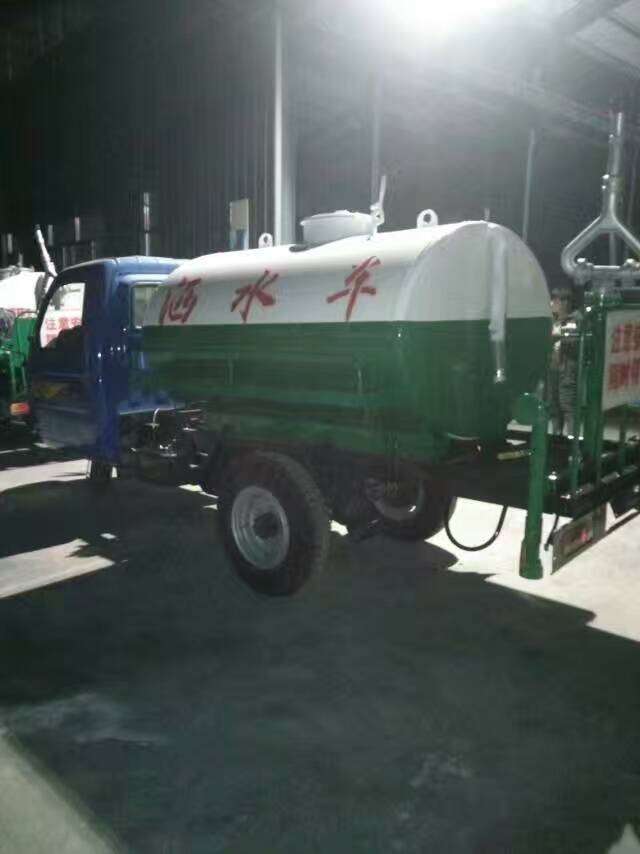 電動(dòng)三輪灑水車 噴灑車 5噸灑水車 運(yùn)水車 三輪灑水車 農(nóng)用三輪灑水車  灑水車廠家