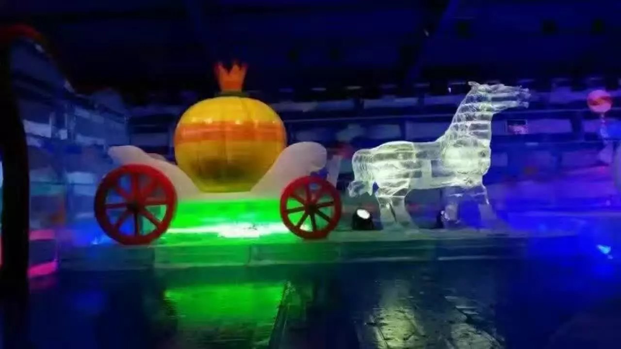 2017火爆冰雪滑道冰雕展，冰雕展制作，冰雕藝術(shù)租賃