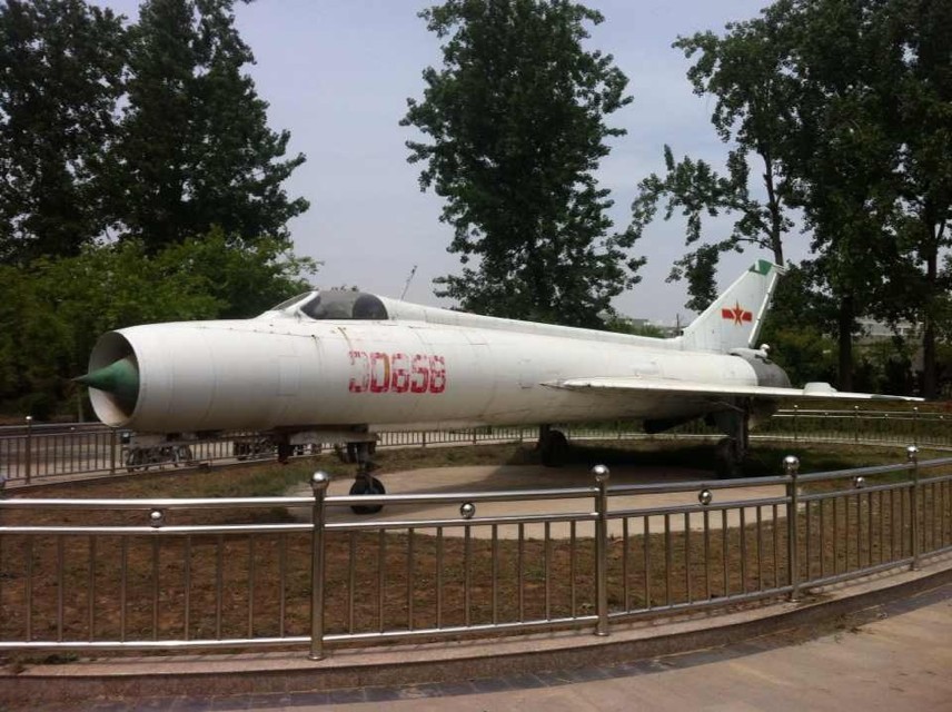 仿真軍事模型出租威武霸氣軍事模型租賃1/1*軍事模型生產(chǎn)廠家