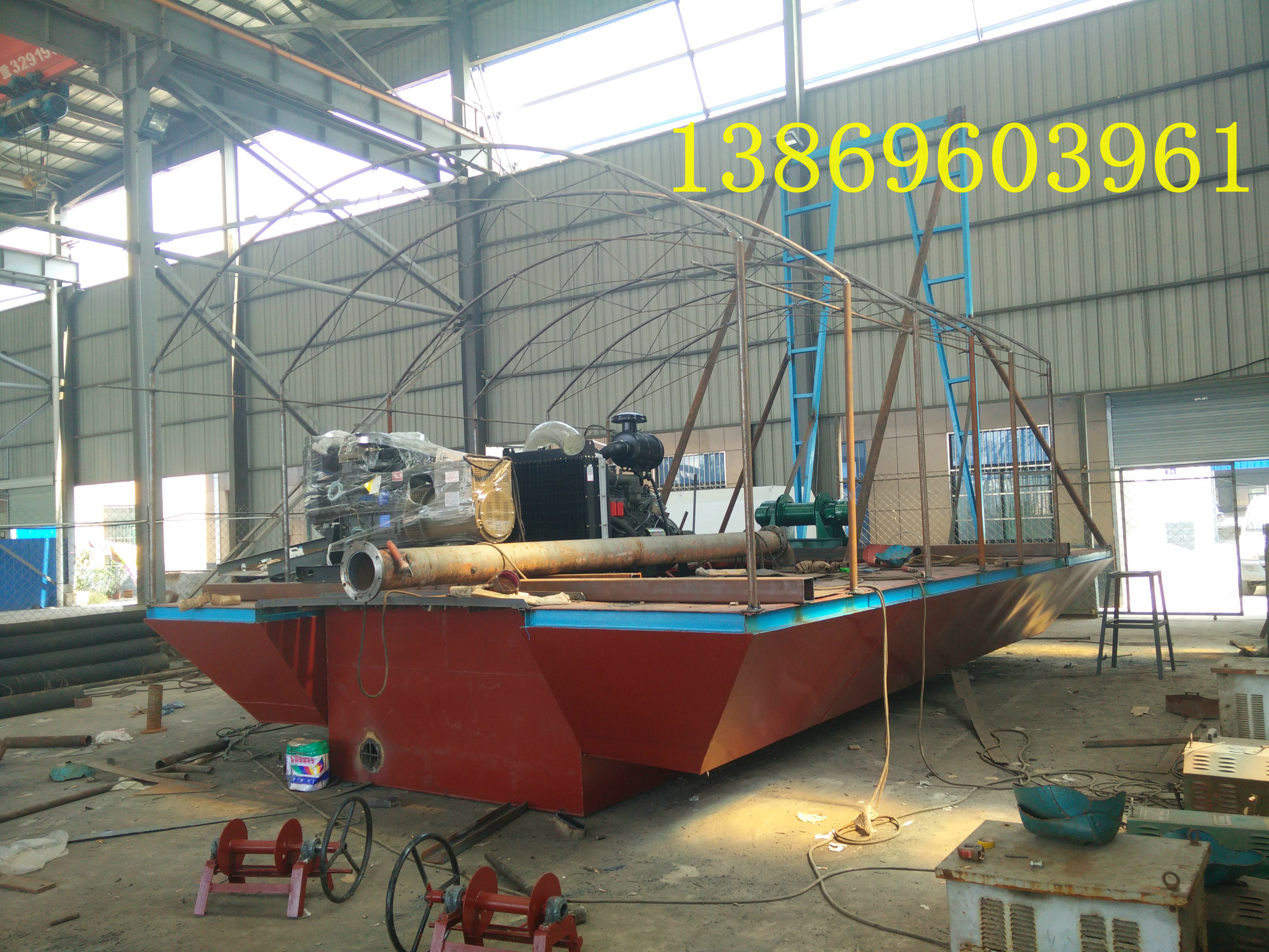 新型抽沙船-1386960396