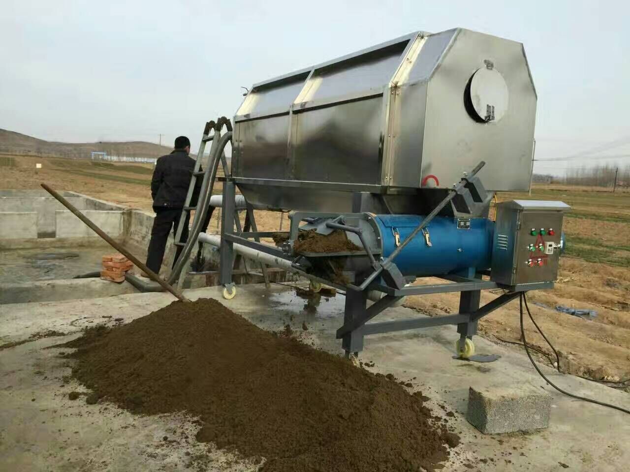 養(yǎng)殖旋轉(zhuǎn)式固液分離機(jī) 養(yǎng)殖豬糞脫水機(jī) 大型養(yǎng)殖豬糞脫水機(jī)