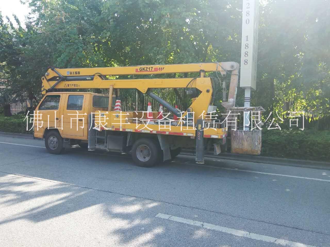 供應路燈出租出租升降機出租，珠海高空車出租，選粵明設備 廣州開平供應路燈車，路燈維修車 珠海高空車出租