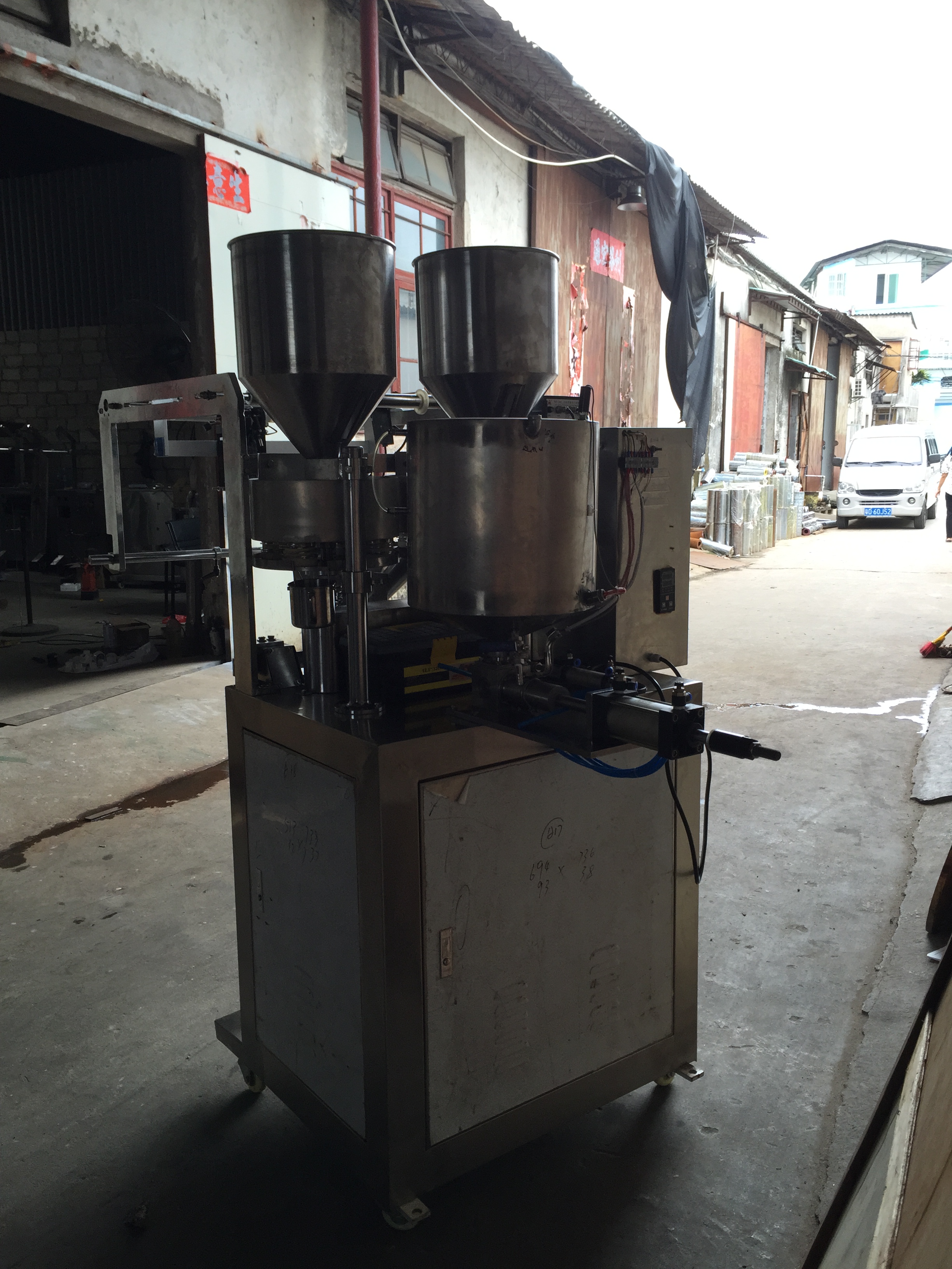 供應全氣動五邊封三物料包裝機 全氣動五邊封三物料包裝機供應