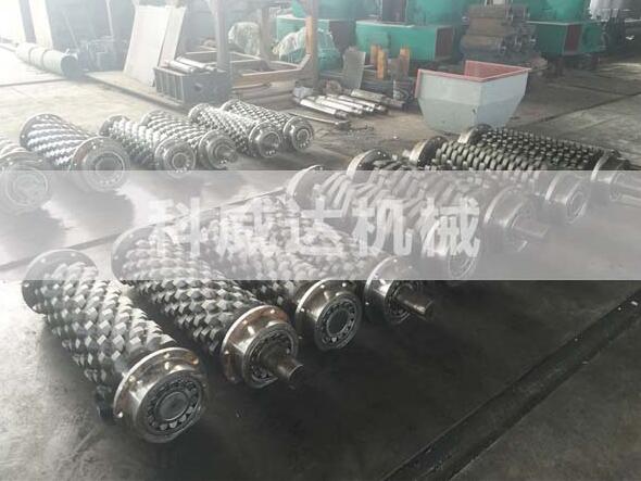 節(jié)省小型撕碎機(jī)的維修成本的方法 小型撕碎機(jī)