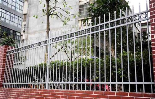 安徽淮北 鋅鋼護(hù)欄 淮北鋅鋼圍欄 淮北小區(qū)圍欄 道路圍欄 綠化花園欄桿