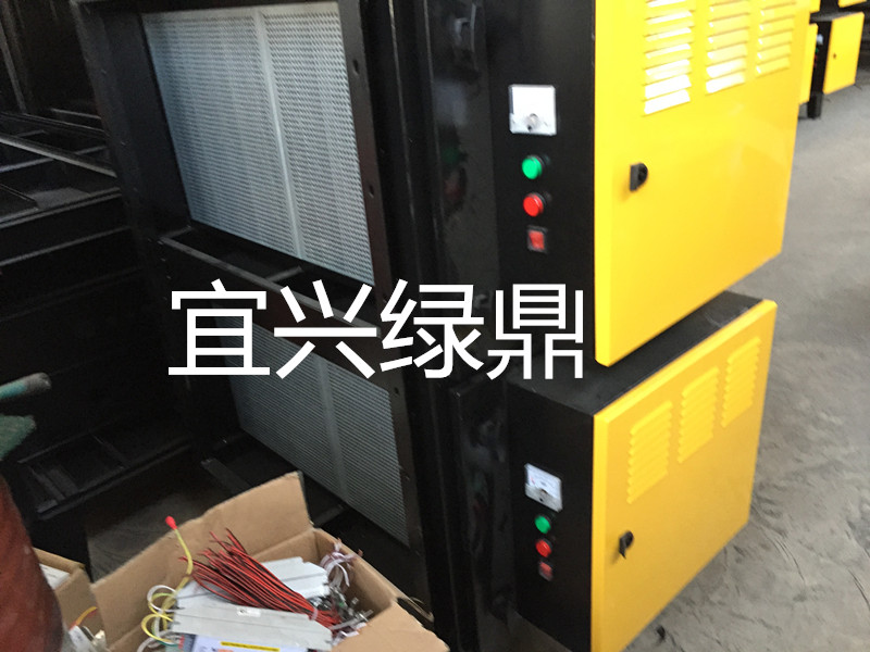 重慶綠鼎環(huán)保*油煙凈化器，復合式油煙凈化率達99％廚房油煙凈化