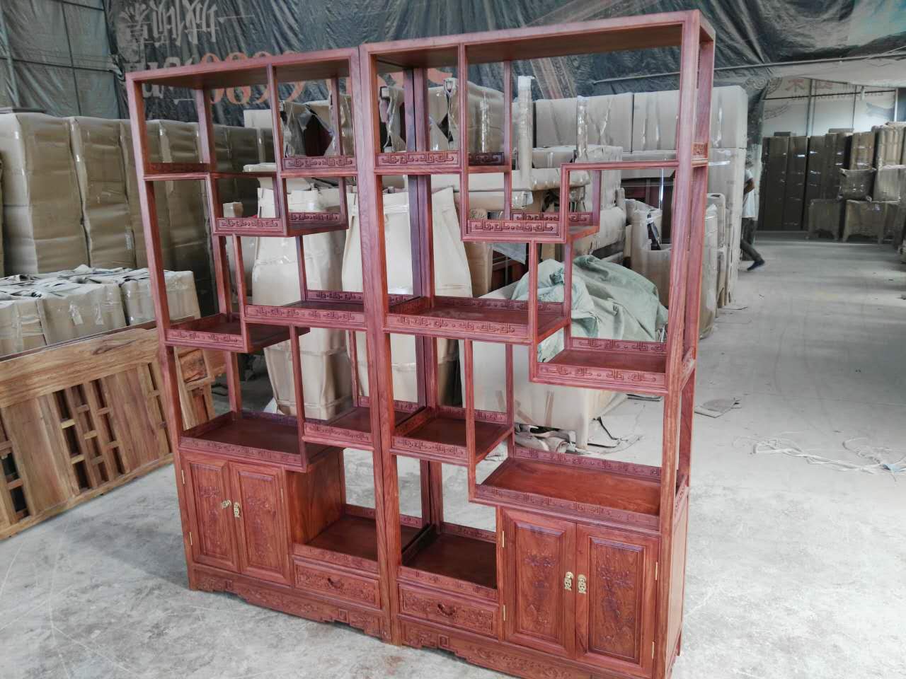 供應卓瑞月亮門博古架/廠家直銷/東陽紅木家具/明清家具/仿古門窗博古架古典博古架哪里的好  非花博古架古典博古架哪里的好