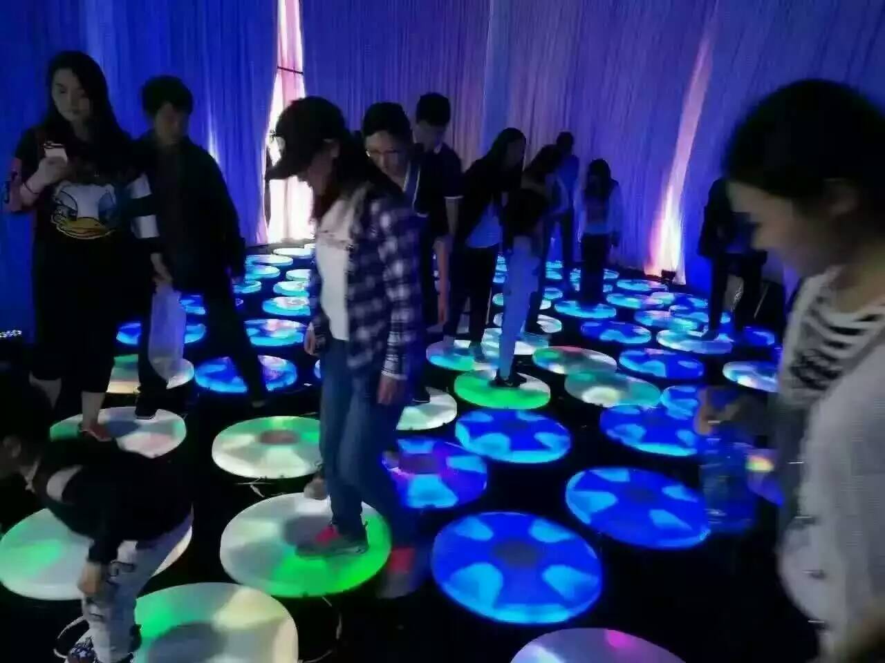 荷蘭風(fēng)車(chē)展出租 彩色跑出租彩色