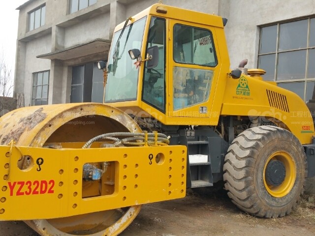 江西32噸壓路出租，32噸壓路機(jī)出租，32噸壓路機(jī)出租電話