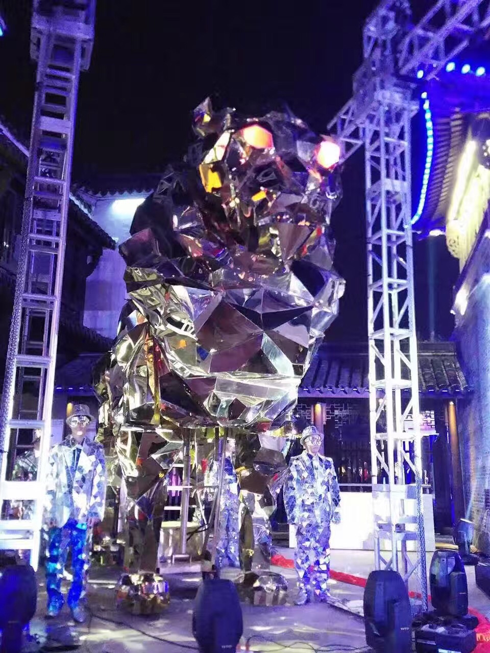 湖北金獅制作武漢鏡面金獅出租廠家