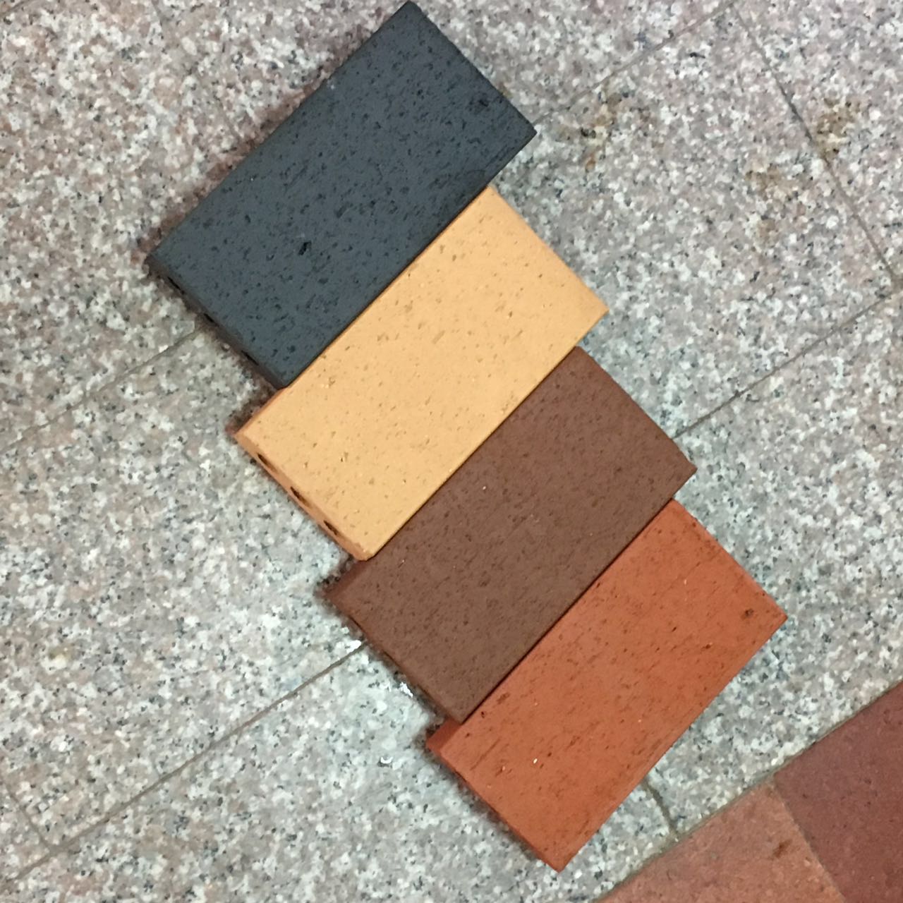 湖南長沙株洲湘潭優(yōu)質(zhì)燒結(jié)磚，透水磚，廣場磚，外墻磚。
