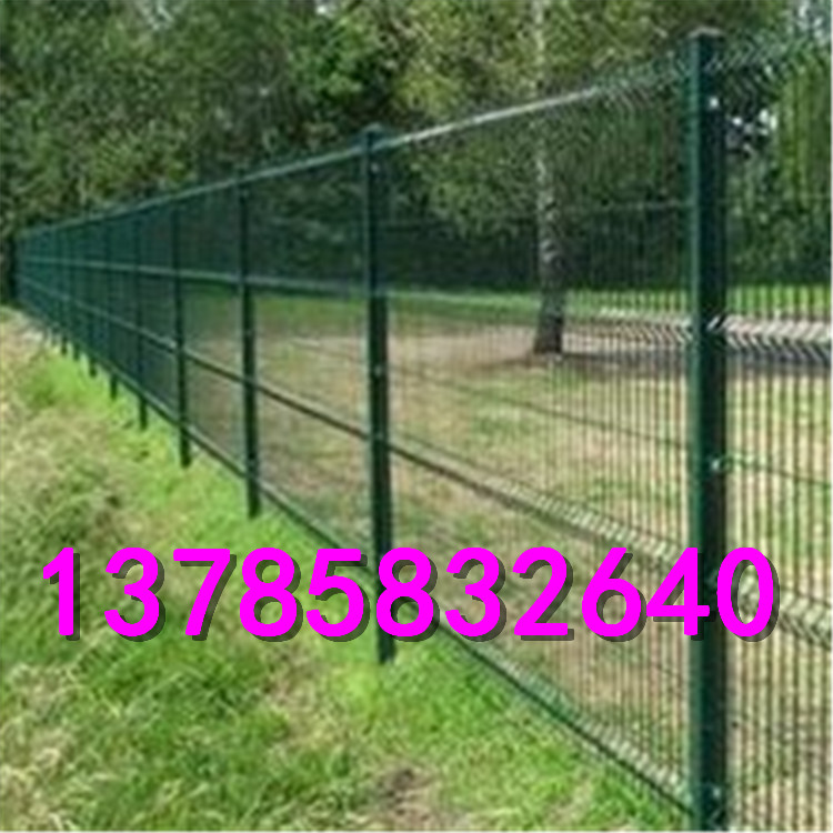 公園小區(qū)護(hù)欄網(wǎng)    學(xué)校操場(chǎng)護(hù)欄網(wǎng)      防腐耐用護(hù)欄網(wǎng)